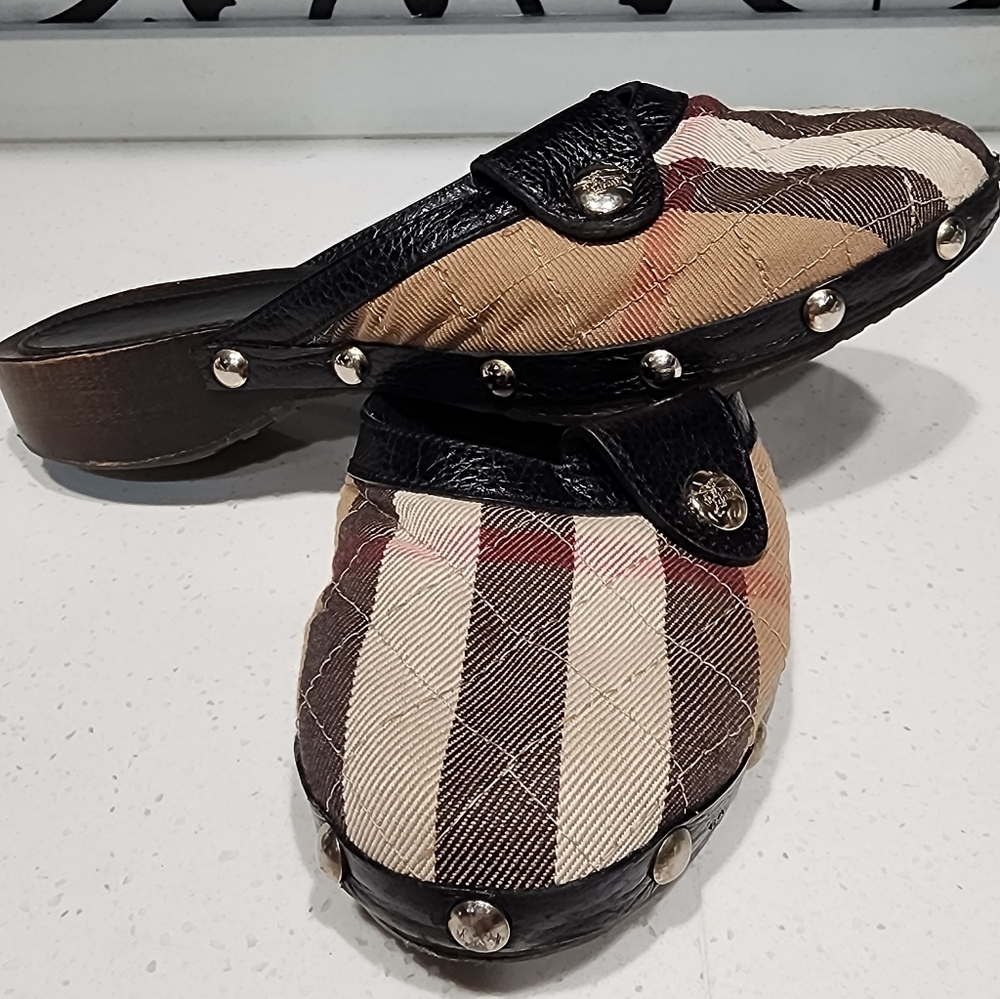 Burberry Nova Check Quilted Black Leather Buckle Wooden Nailhead Clogs Sz 8 (38)